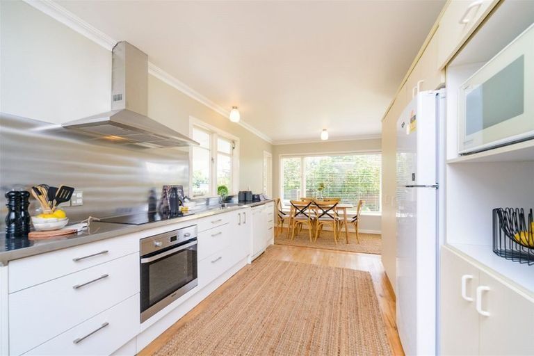Photo of property in 16 Newcastle Street, Hokowhitu, Palmerston North, 4410