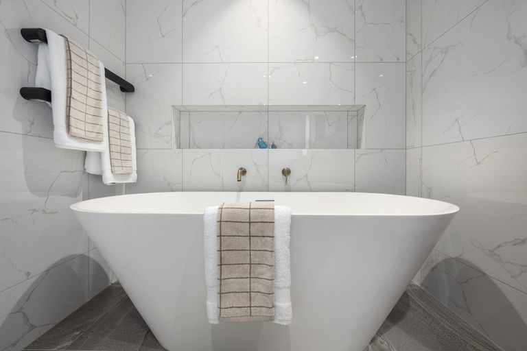 Photo of property in 9 Craig Road, Milford, Auckland, 0620