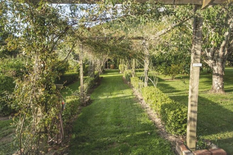 Photo of property in 202 Waitohu Valley Road, Otaki, 5583