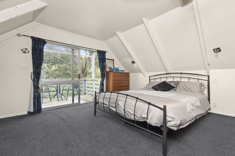 Photo of property in 35 Resolution Road, Welcome Bay, Tauranga, 3112