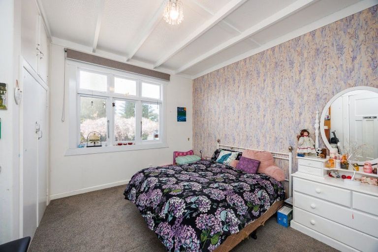 Photo of property in 42 Shamrock Street, Takaro, Palmerston North, 4412