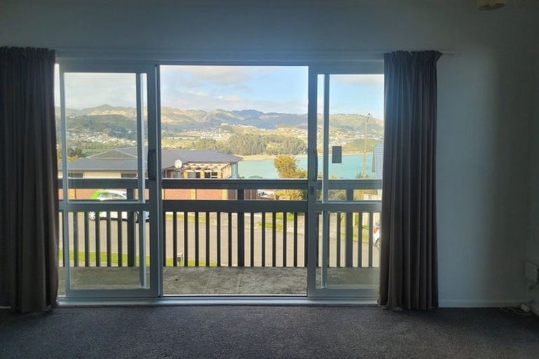 Photo of property in 24 Pennant Grove, Titahi Bay, Porirua, 5022