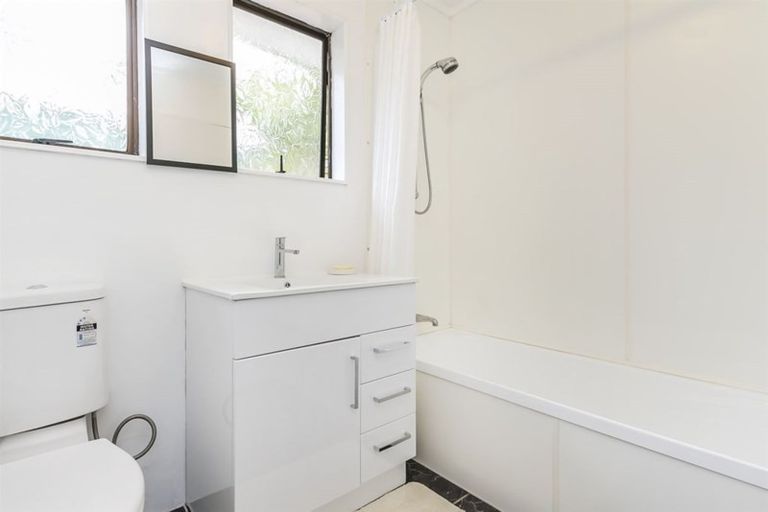 Photo of property in 62 Montgomery Avenue, Karori, Wellington, 6012