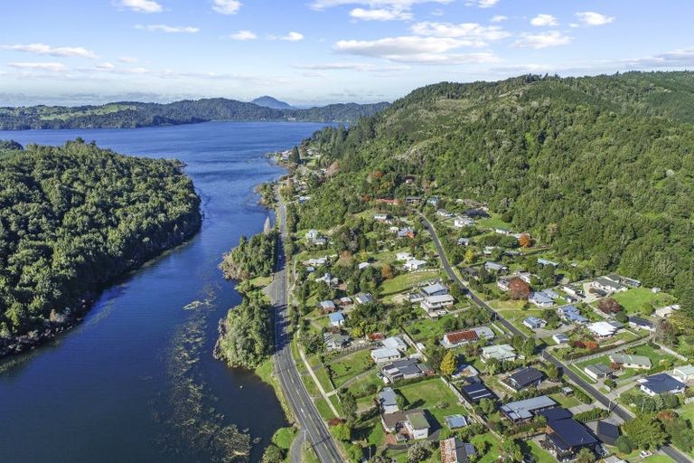 Photo of property in 42 Oxford Road, Lake Rotoma, Rotorua, 3074