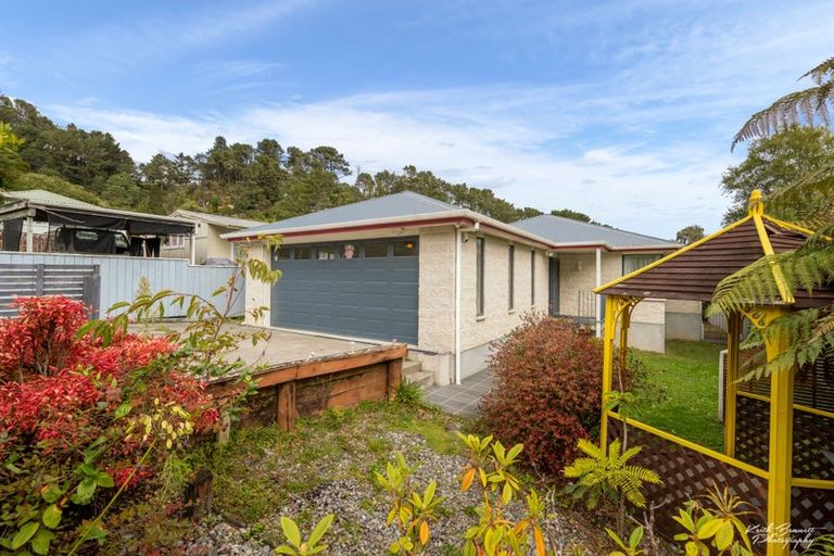 Photo of property in 94 Manuka Street, Stokes Valley, Lower Hutt, 5019