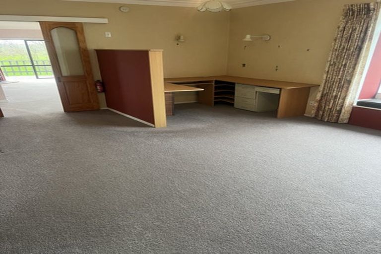 Photo of property in 294 Tuhikaramea Road, Temple View, Hamilton, 3290