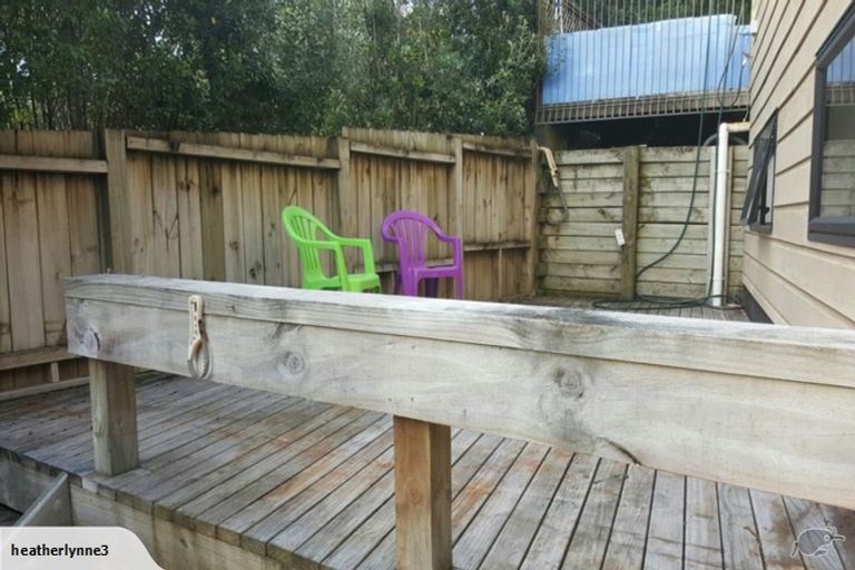 Photo of property in 1/36 Sherwood Avenue, Te Atatu South, Auckland, 0610