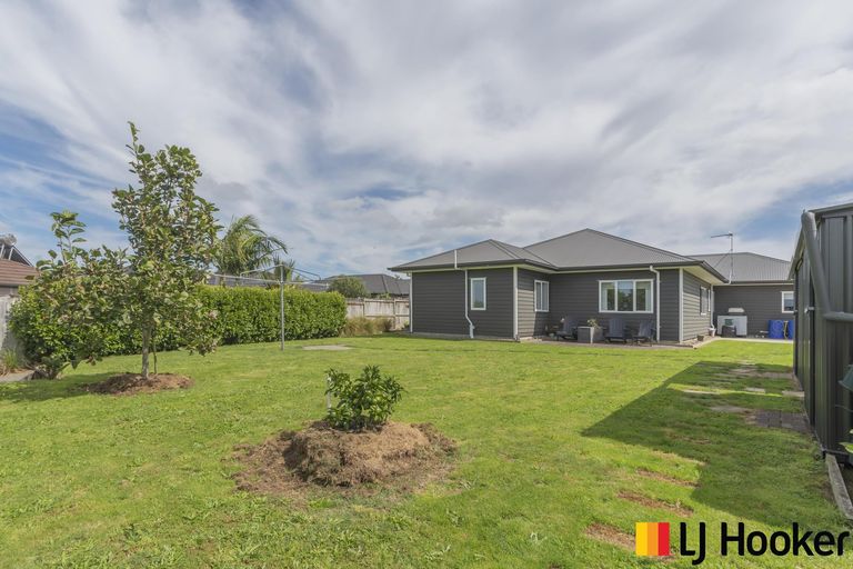 Photo of property in 3 Drumkeen Place, Rosehill, Papakura, 2113