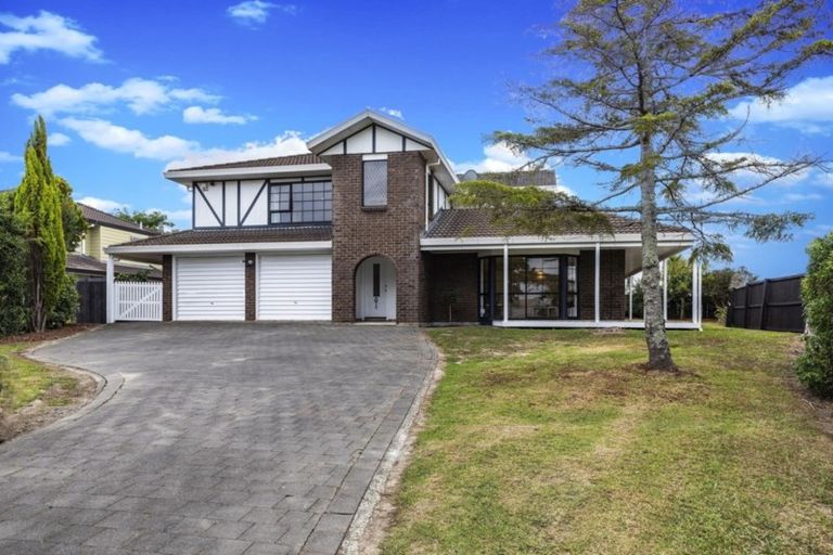 Photo of property in 15 Deanna Drive, West Harbour, Auckland, 0618
