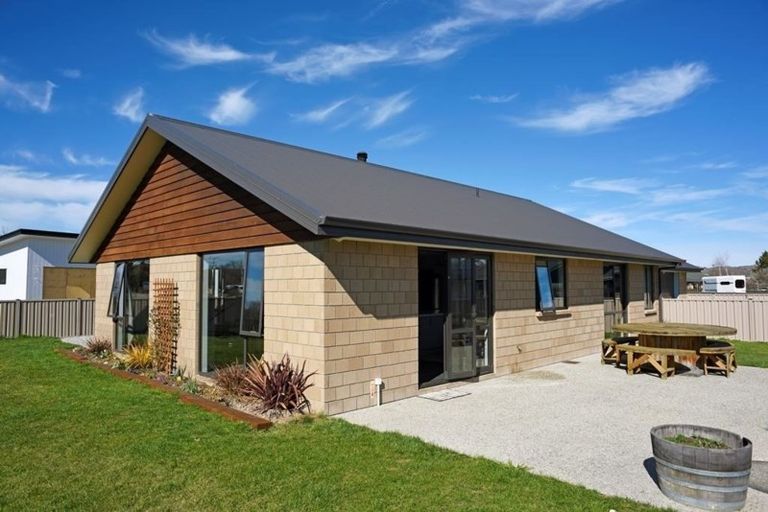 Photo of property in 28 Plunket Street, Omakau, 9376