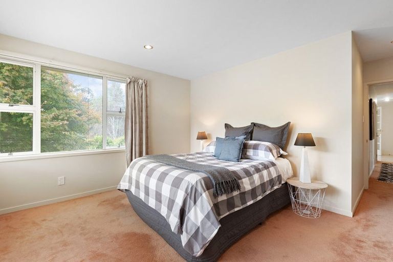 Photo of property in 1 Colquhoun Street, Glenross, Dunedin, 9011