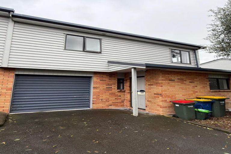 Photo of property in 12/36 West Coast Road, Glen Eden, Auckland, 0602