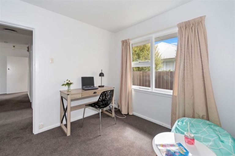 Photo of property in 34 Daniels Road, Redwood, Christchurch, 8051