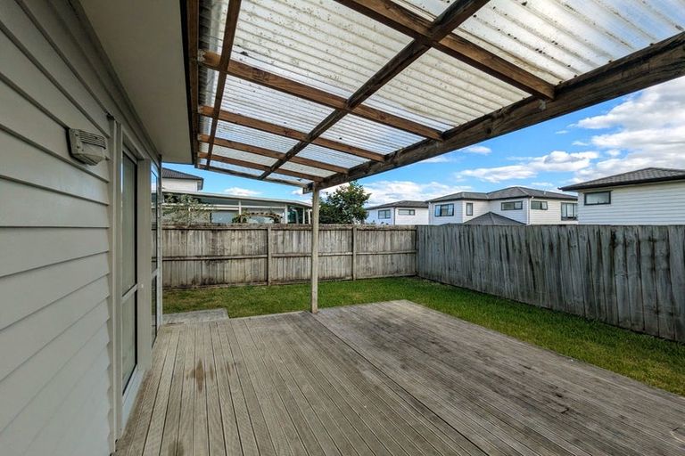 Photo of property in 16 Kira Road, Flat Bush, Auckland, 2016