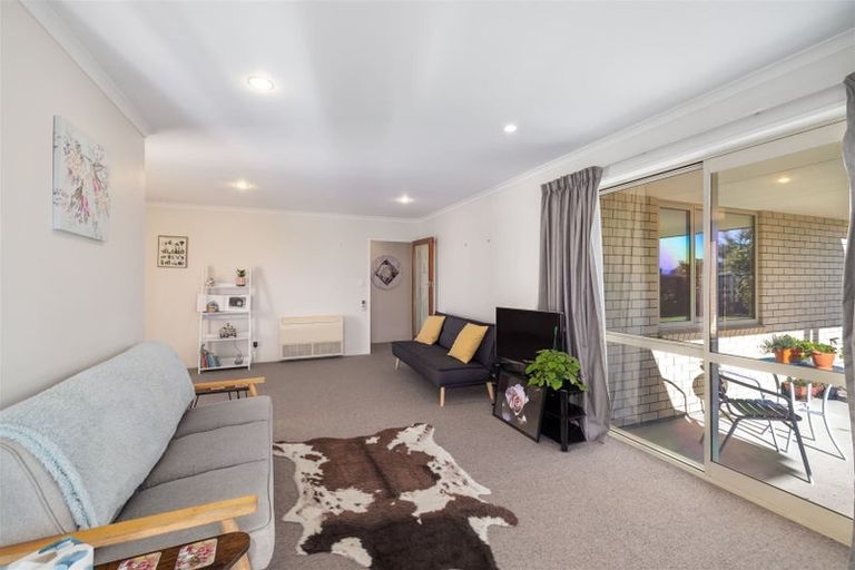 Photo of property in 25 Walnut Way, Rangiora, 7400