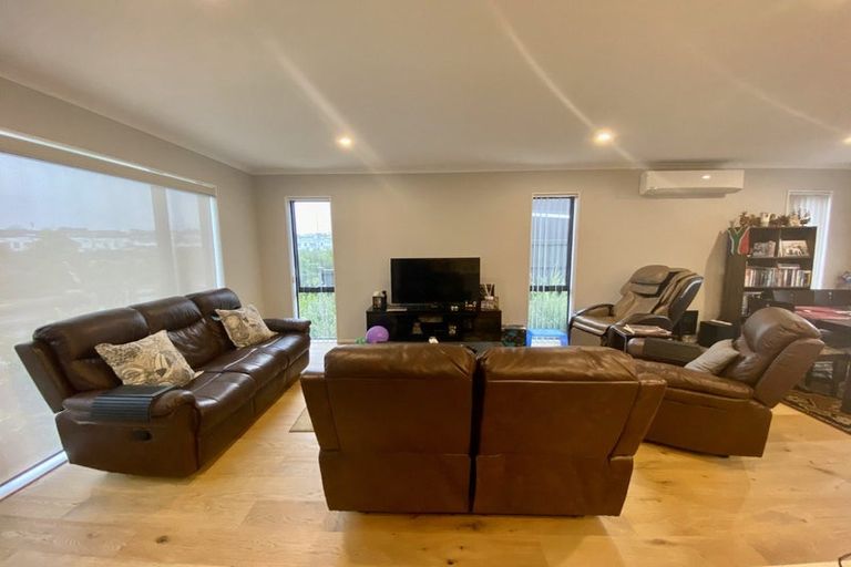 Photo of property in 65 Koura Drive, Red Beach, 0932