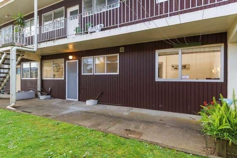 Photo of property in 2/23b Hillsborough Road, Hillsborough, Auckland, 1042