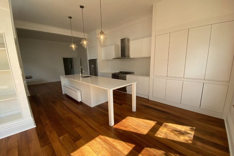 Photo of property in 6 Hobson Street, Thorndon, Wellington, 6011