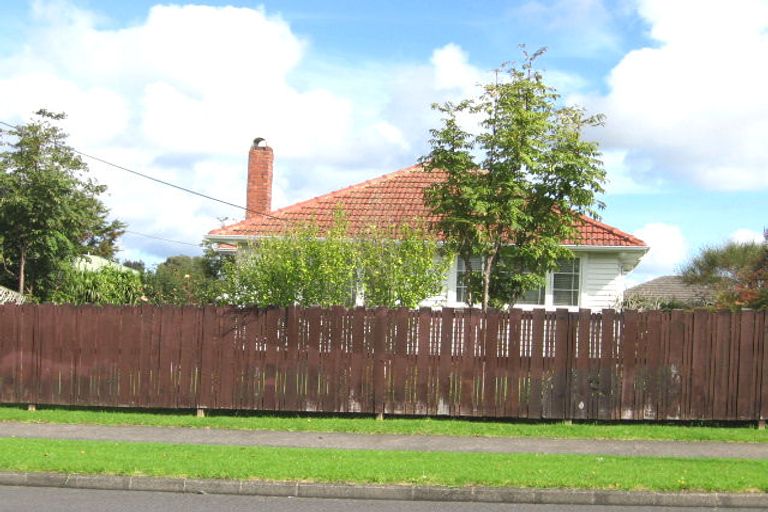 Photo of property in 632 Te Atatu Road, Te Atatu Peninsula, Auckland, 0610