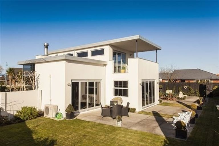 Photo of property in 41 Riverwood Boulevard, Redwood, Christchurch, 8051