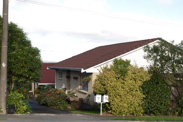 Photo of property in 2/42 Minerva Terrace, Cockle Bay, Auckland, 2014