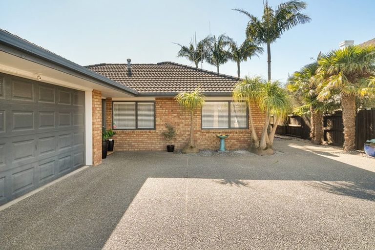 Photo of property in 32 Aranui Drive, Papamoa Beach, Papamoa, 3118
