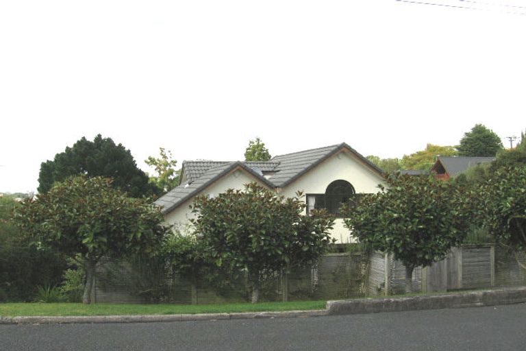 Photo of property in 1/42 Parr Terrace, Castor Bay, Auckland, 0620