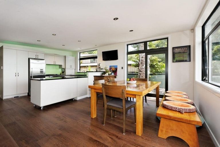 Photo of property in 66 Otitori Bay Road, Titirangi, Auckland, 0604