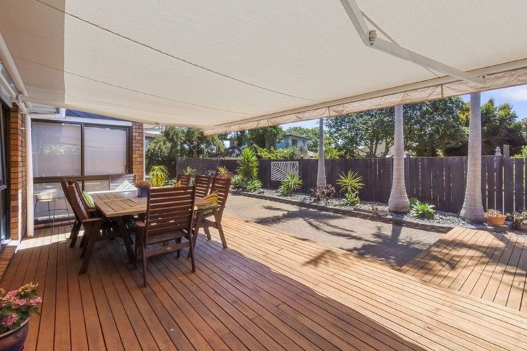 Photo of property in 172 Walter Strevens Drive, Conifer Grove, Takanini, 2112