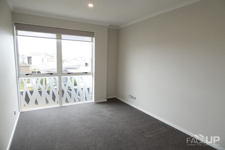 Photo of property in 4 Touhou Road, Hobsonville, Auckland, 0616