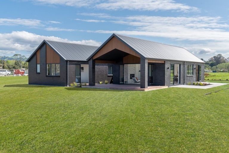 Photo of property in 16 Te Ara O Tahataharoa, Te Puna, Tauranga, 3176