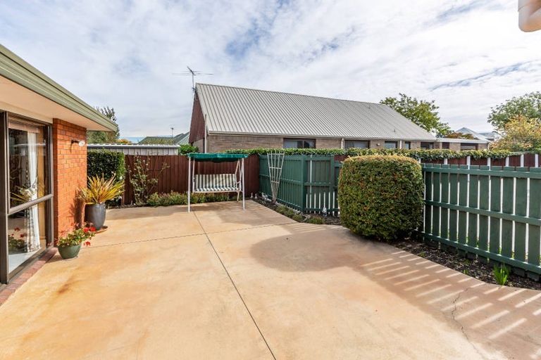 Photo of property in 2/180 Hawthornden Road, Avonhead, Christchurch, 8042