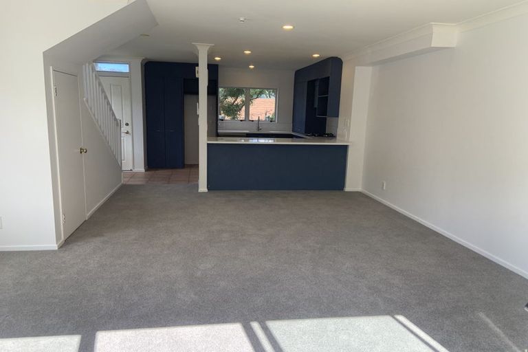 Photo of property in 21 Percy Dyett Drive, Karori, Wellington, 6012