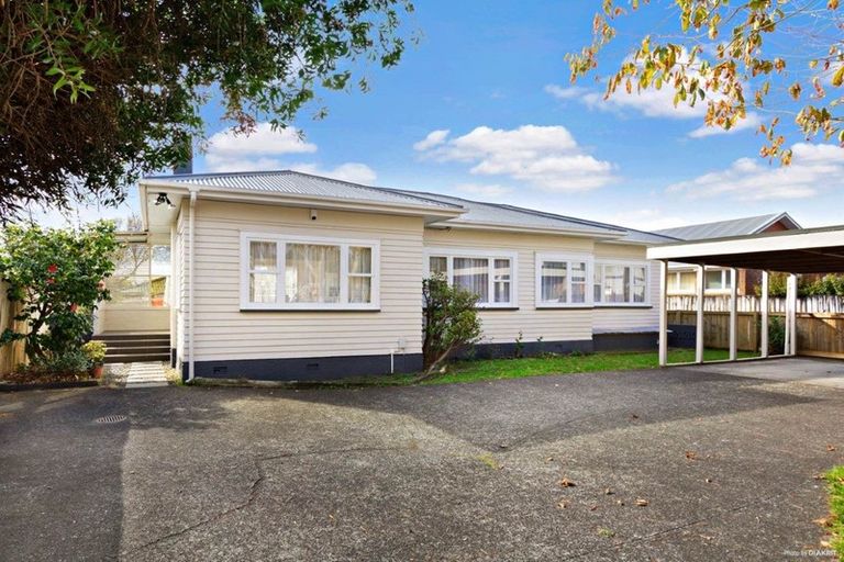 Photo of property in 3161 Great North Road, New Lynn, Auckland, 0600