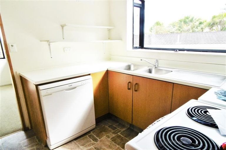 Photo of property in 10 Emery Grove, Bayview, Auckland, 0629