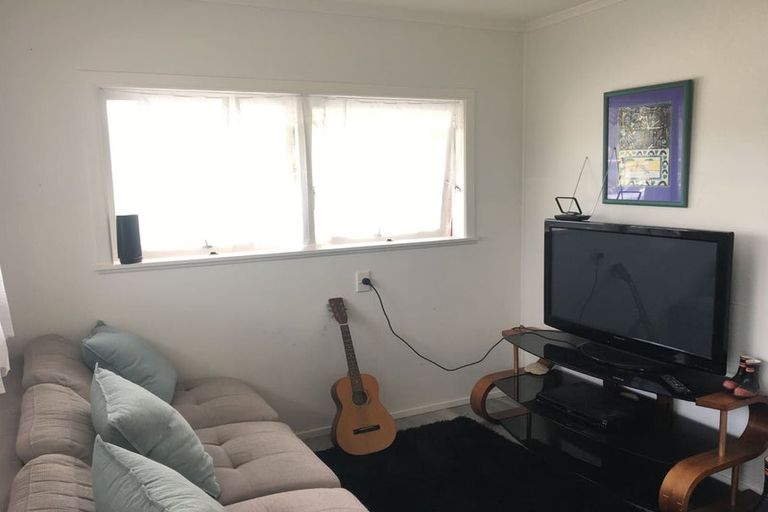 Photo of property in 2/58 Taharoto Road, Takapuna, Auckland, 0622