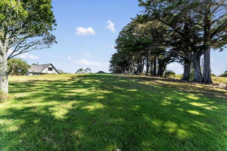 Photo of property in 221 Amreins Road, Taupaki, Henderson, 0782