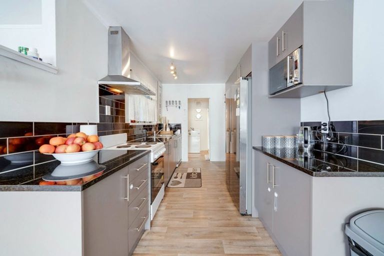 Photo of property in 21 Bettina Place, Manurewa, Auckland, 2102