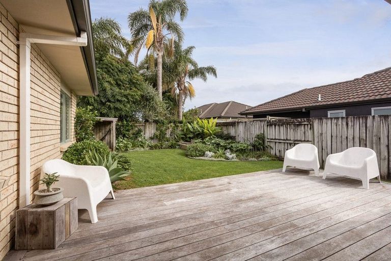 Photo of property in 14 Grabella Place, Papamoa Beach, Papamoa, 3118