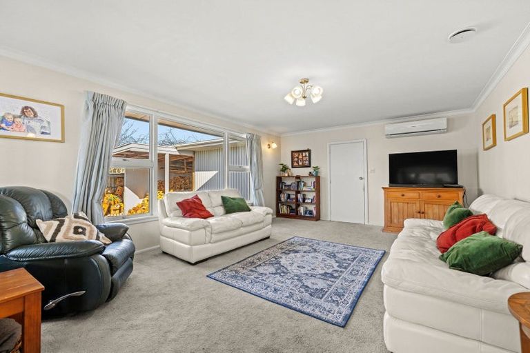 Photo of property in 11 Weston Place, Rangiora, 7400