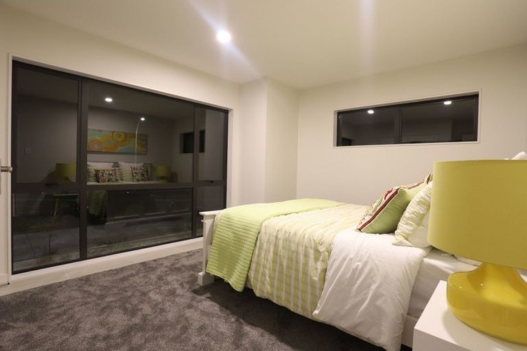 Photo of property in 6 Celestial Crescent, Orewa, 0931