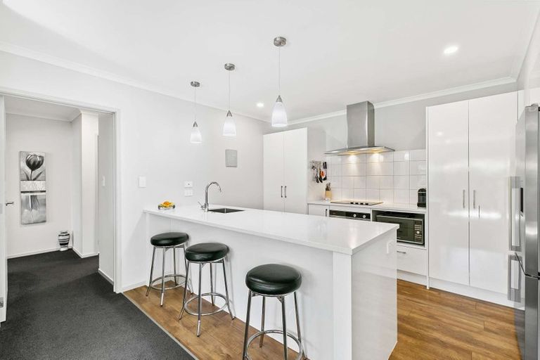 Photo of property in 24 Harding Drive, Papamoa Beach, Papamoa, 3118