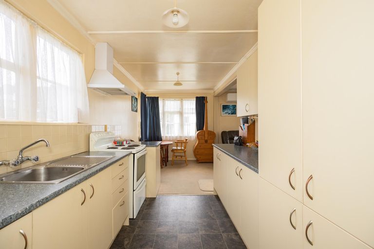 Photo of property in 10 Mclean Street, Oamaru North, Oamaru, 9400