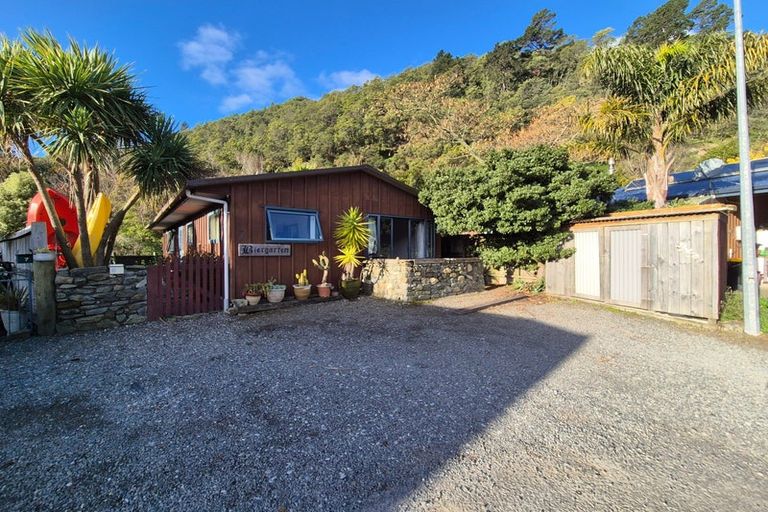 Photo of property in 4 Heather Place, Picton, 7220