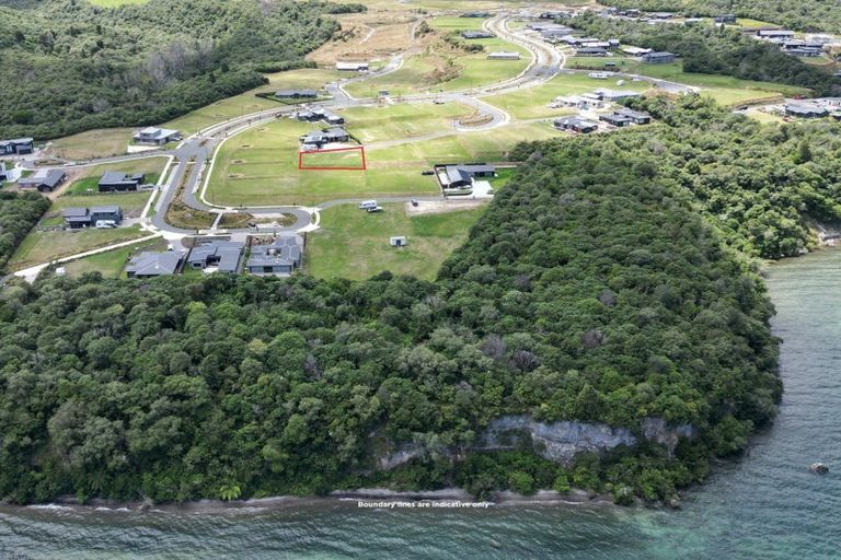 Photo of property in 10 Broadleaf Way, Kinloch, 3377