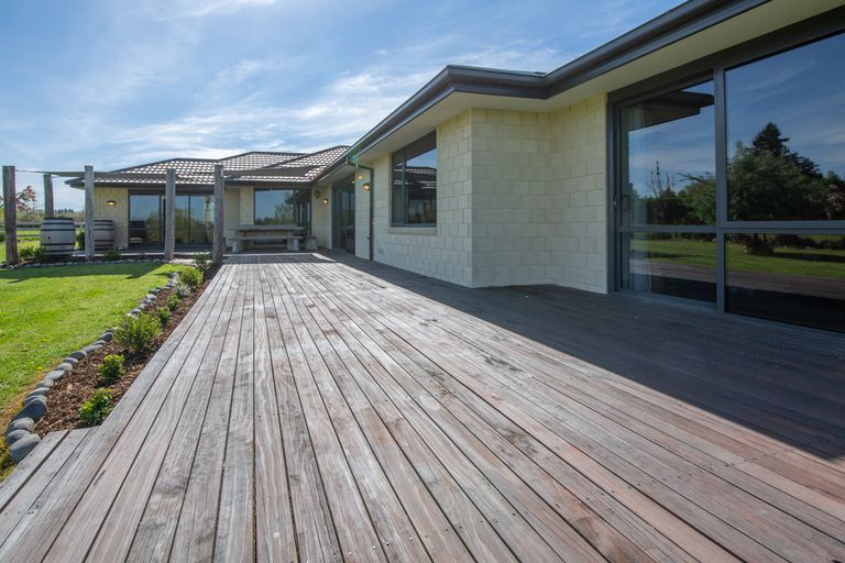 Photo of property in 797 Loburn Whiterock Road, Loburn, Rangiora, 7472