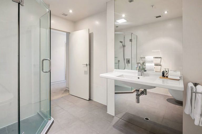 Photo of property in 302/136 Marine Parade, Mount Maunganui, 3116