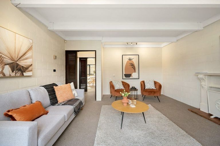 Photo of property in 35 Burma Road, Khandallah, Wellington, 6035