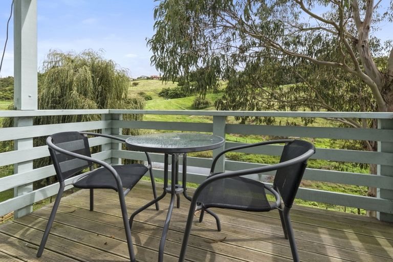 Photo of property in 35 Resolution Road, Welcome Bay, Tauranga, 3112