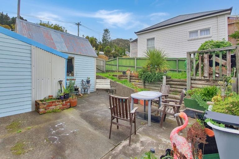 Photo of property in 29 Ripon Street, Lyttelton, 8082